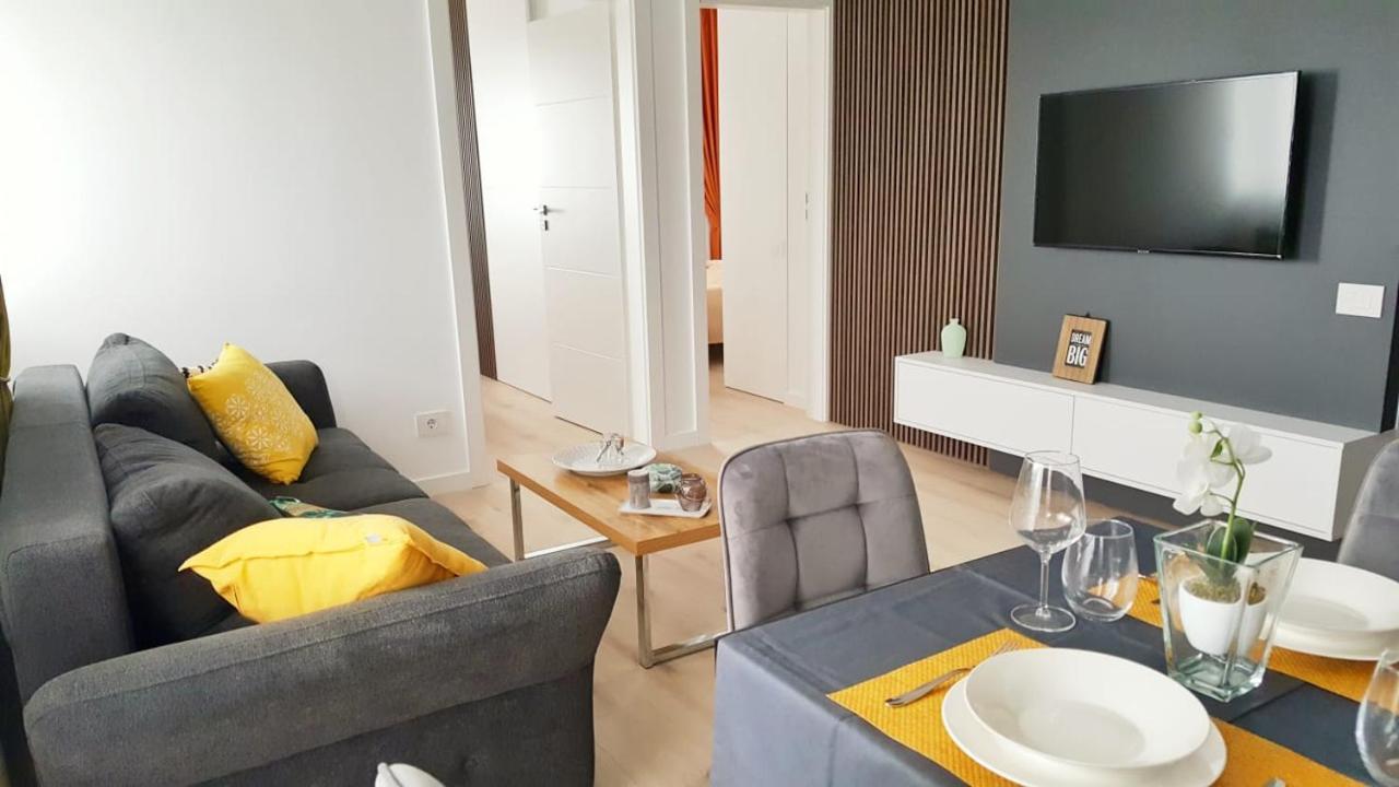 Elias Central Apartment - 2 Bedrooms & Free Parking Oradea Exterior foto