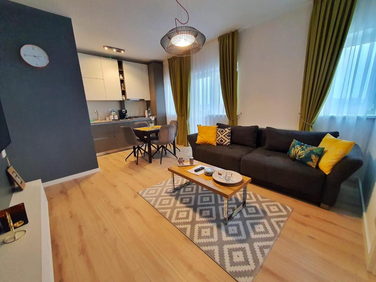 Elias Central Apartment - 2 Bedrooms & Free Parking Oradea Exterior foto
